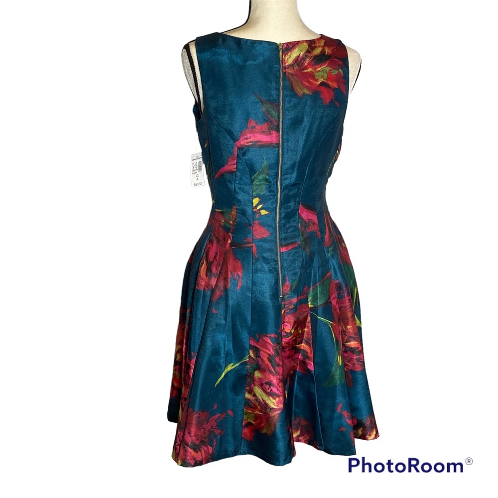 NWT New Dressbarn Emerald Floral Cocktail Skater Dress Size 4 Keyhole Sleeveless - Picture 3 of 11